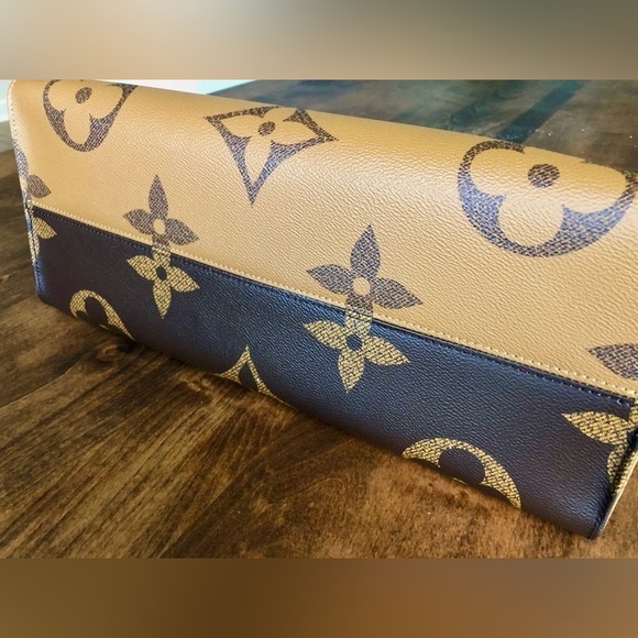 Louis Vuitton OnTheGo bag - Picture 5 of 5